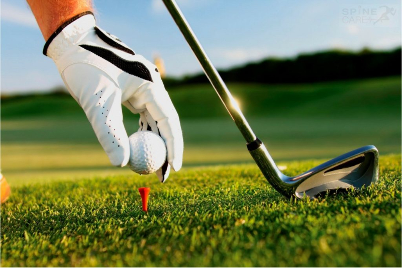 Găng tay chơi golf là vật dụng được sử dụng rộng rãi khi chơi golf