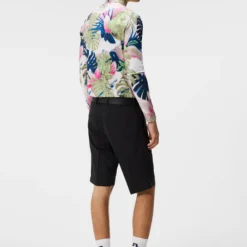 85137c69cde626d25f94b43d12f01595 004